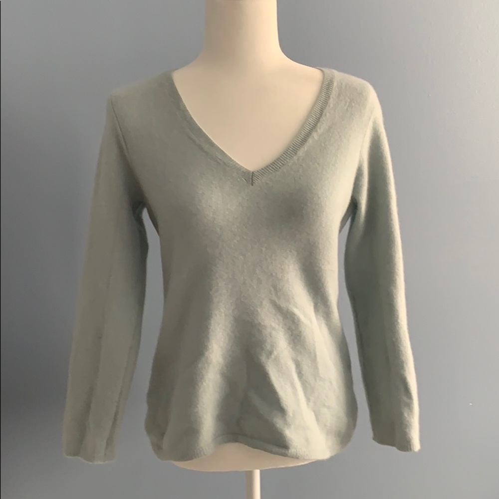 100% Cashmere Ann Taylor V Neck